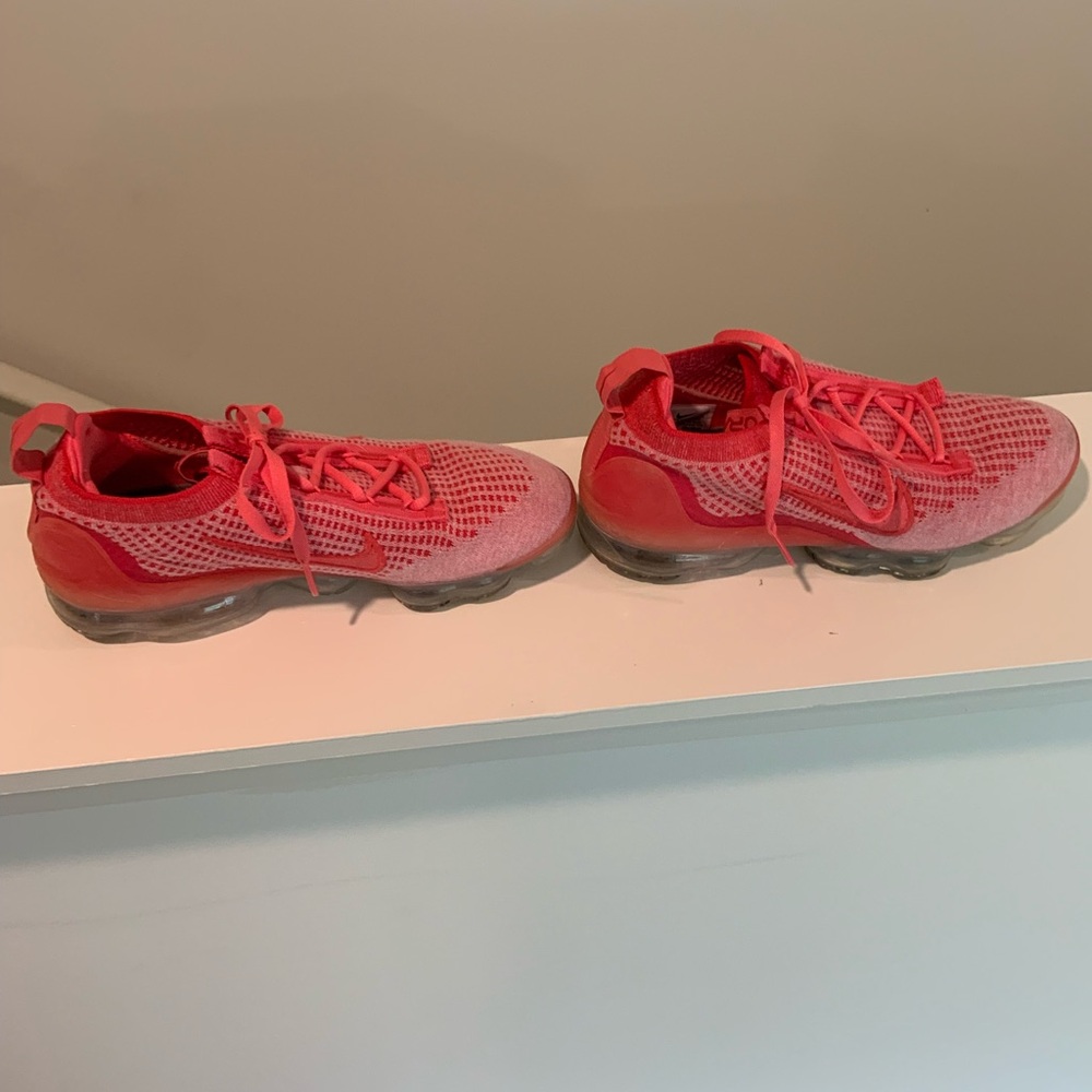 Nike Air Vapormax 2021 Flyknit red women’s size 7.5 - Picture 12 of 14